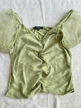 Ambiance green puff shoulder ruched top, size medium